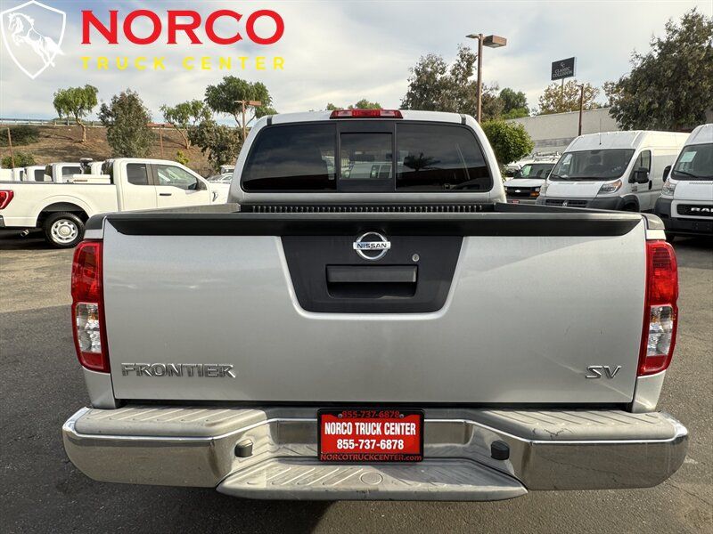 Used 2017 Nissan Frontier SV RWD image 7