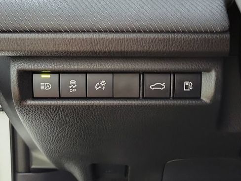 Used 2025 Toyota Camry SE FWD image 23