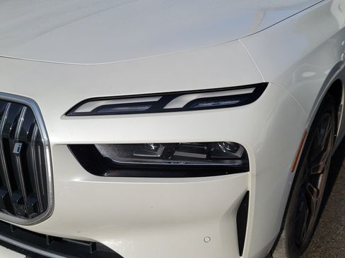 Certified 2023 BMW i7 xDrive60 AWD/4WD image 5