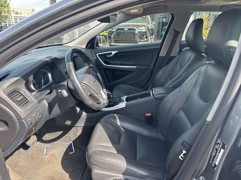 Used 2016 Volvo S60 T5 Premier w/ Convenience Package FWD image 9