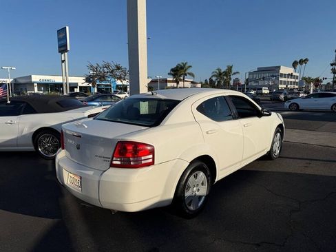 Used 2010 Dodge Avenger SXT image 4