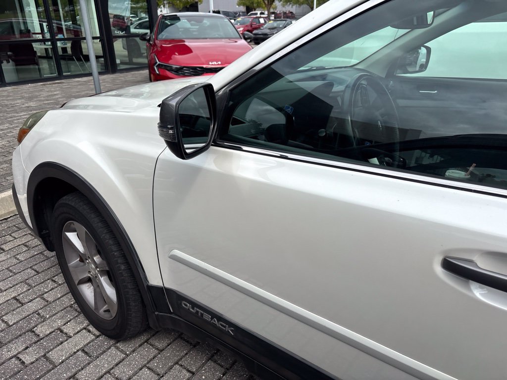 Used 2014 Subaru Outback 2.5i Limited AWD/4WD image 11