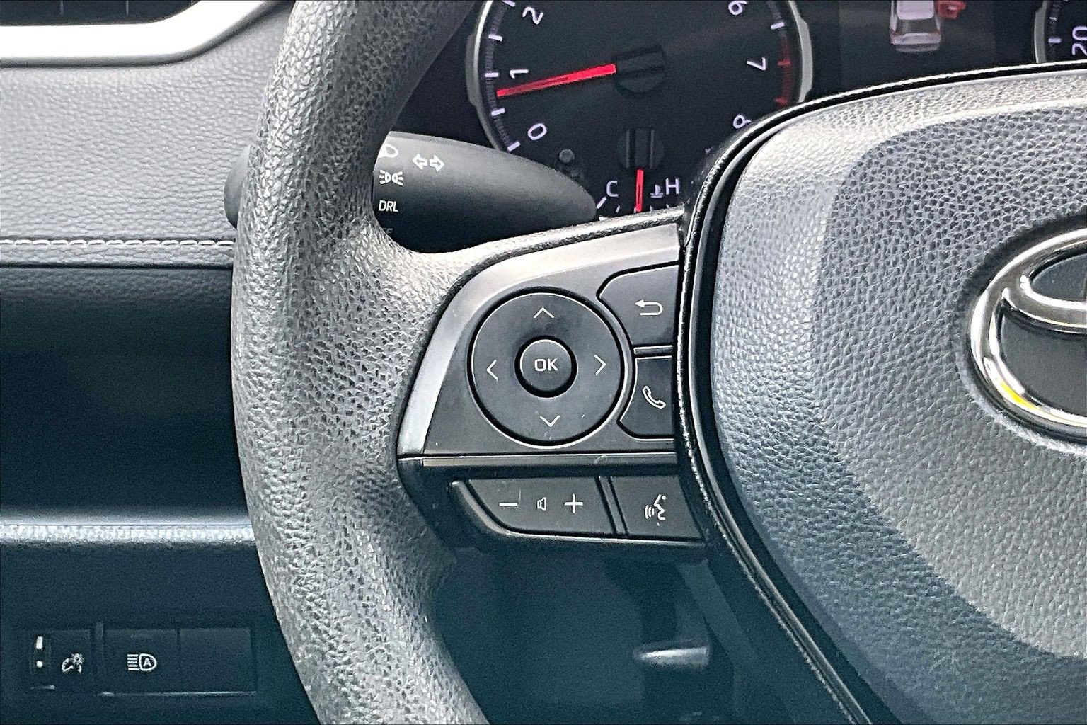 Used 2019 Toyota RAV4 LE AWD/4WD image 22
