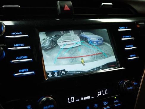 Used 2018 Toyota Camry XLE image 25