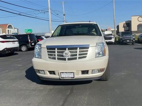 Used 2012 Cadillac Escalade EXT Premium image 3