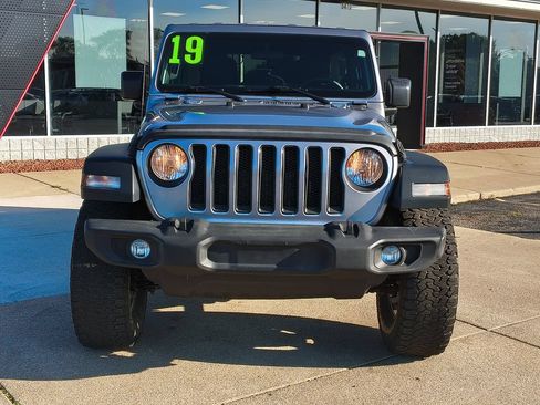 Used 2019 Jeep Wrangler Unlimited Sport w/ Cold Weather Group AWD/4WD image 16