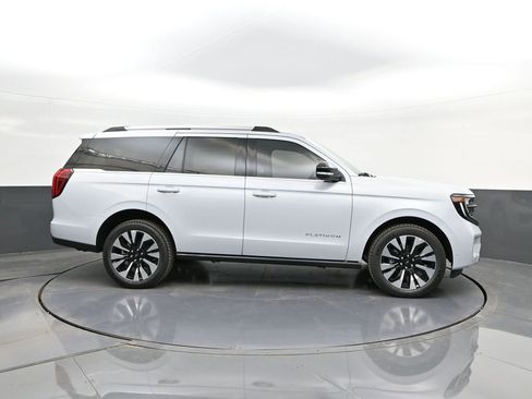 New 2025 Ford Expedition Platinum w/ Driver's Package image 22