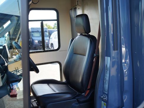Used 2021 Ford Transit 350 DRW RWD image 18
