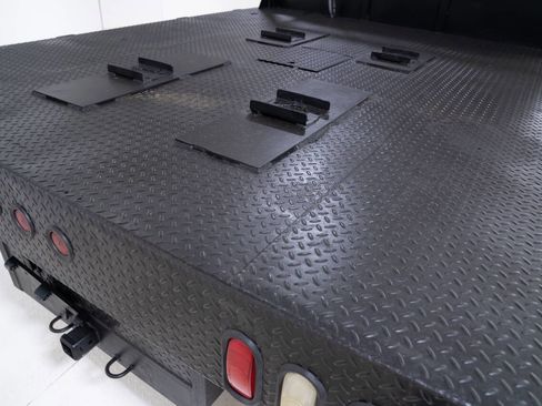 Used 2011 Ford F350 XL w/ XL Value Pkg image 38