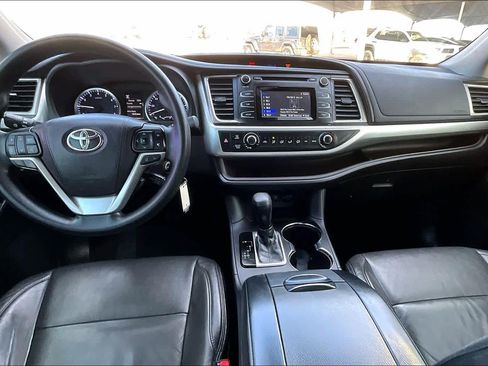 Used 2018 Toyota Highlander Plus image 13
