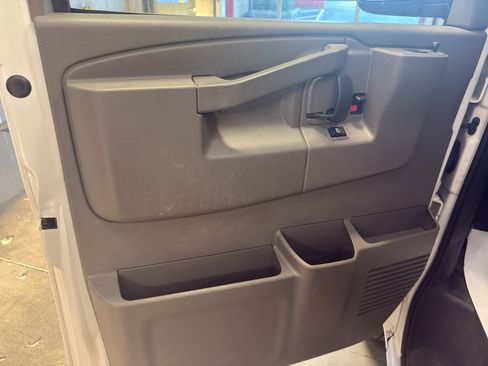 Used 2020 GMC Savana 2500 w/ Driver Convenience Package image 14