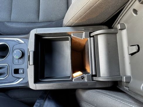 Certified 2023 Chevrolet Traverse LT image 19