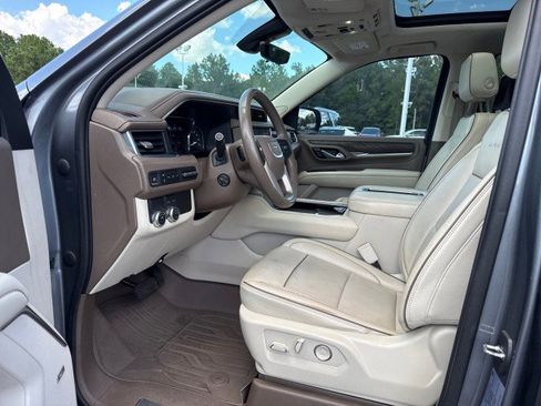 Used 2021 GMC Yukon XL Denali w/ Denali Premium Package image 23