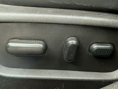 Used 2018 Ford Taurus Limited image 13