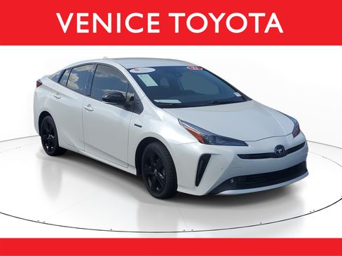 Certified 2021 Toyota Prius FWD image 1