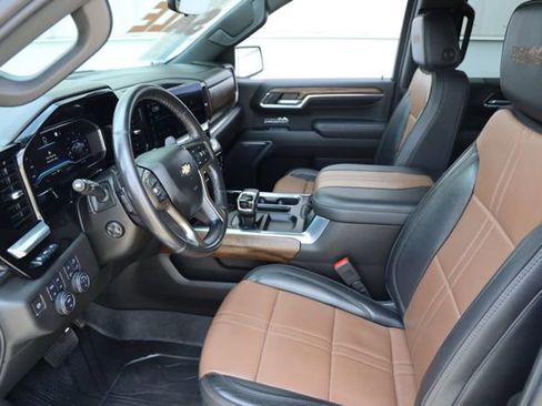 Certified 2023 Chevrolet Silverado 1500 High Country w/ High Country Premium Package AWD/4WD image 11