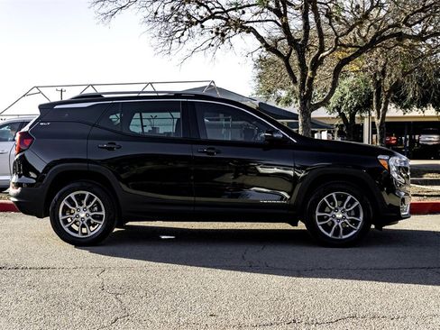 Used 2024 GMC Terrain SLT image 4