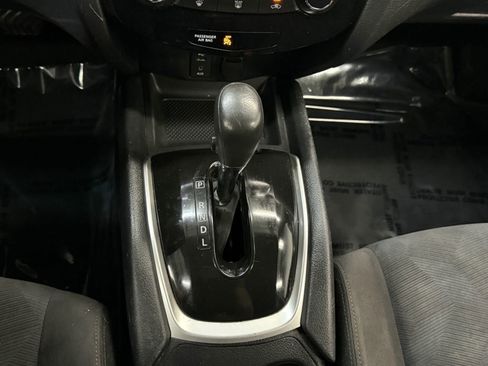 Used 2015 Nissan Rogue S AWD/4WD image 34