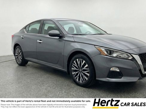 Used 2025 Nissan Altima 2.5 SV FWD image 1