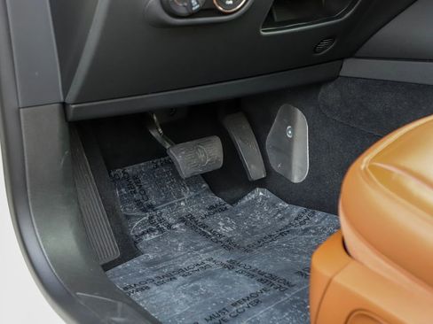 Used 2022 Maserati Levante GT image 39