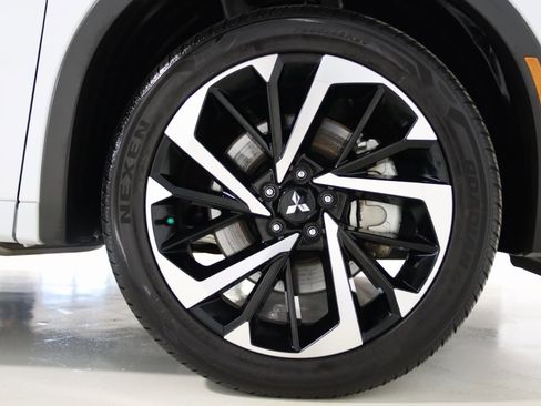 Used 2023 Mitsubishi Outlander SEL image 78