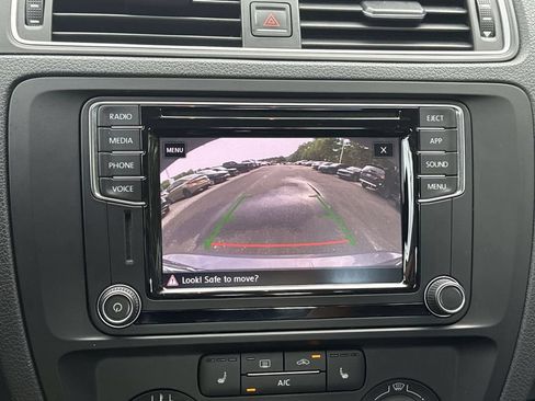 Used 2018 Volkswagen Jetta SE FWD image 24