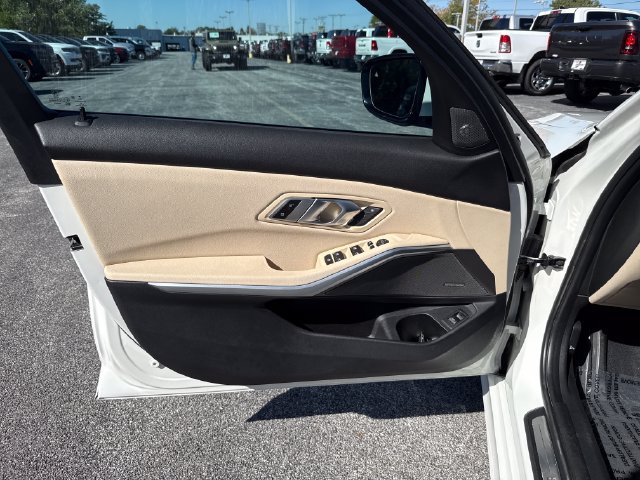 Used 2020 BMW 330i xDrive Sedan w/ Driving Assistance Package AWD/4WD image 10