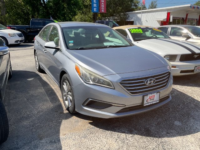 Used 2017 Hyundai Sonata SE w/ Cargo Package FWD image 3