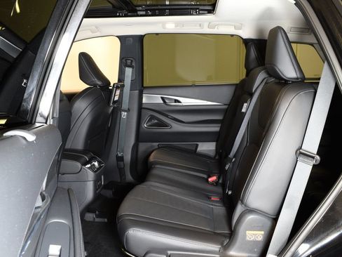 Certified 2026 INFINITI QX60 Luxe w/ Family Package AWD/4WD image 29