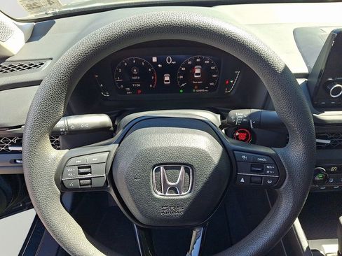 Used 2023 Honda Accord EX image 19
