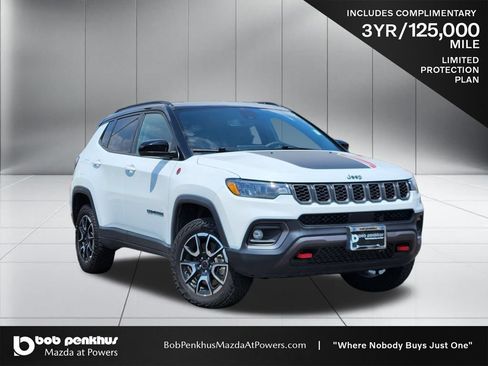 Used 2025 Jeep Compass Trailhawk AWD/4WD image 1