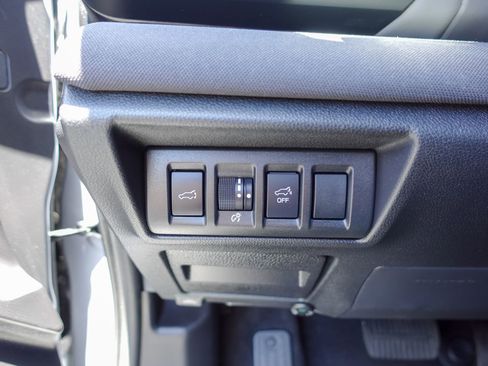 Used 2025 Subaru Outback Premium AWD/4WD image 16