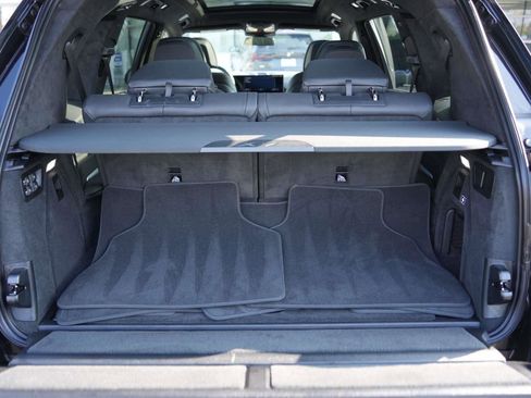 Used 2025 BMW X7 M60i image 5