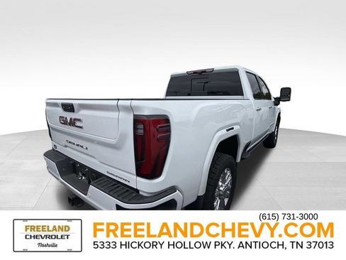 Used 2025 GMC Sierra 2500 Denali w/ Denali Reserve Package AWD/4WD image 2