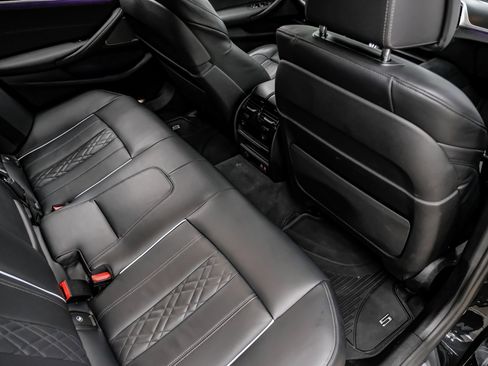 Used 2023 BMW M550i xDrive w/ Executive Package image 41