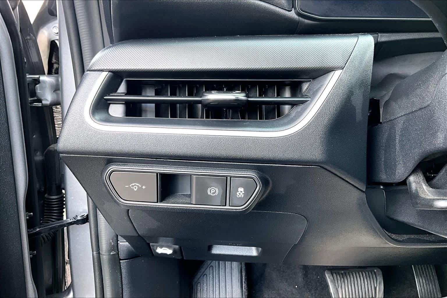 Used 2025 Kia K4 FWD image 36