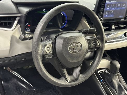 Used 2022 Toyota Corolla LE image 19