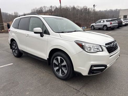 Used 2017 Subaru Forester 2.5i Premium w/ All-Weather Package image 7