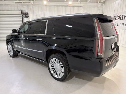 Used 2020 Cadillac Escalade ESV Platinum image 27