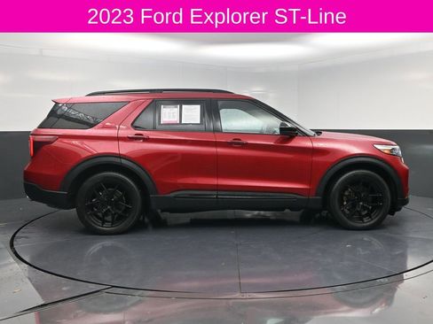 Used 2023 Ford Explorer ST-Line w/ Class IV Trailer Tow Package RWD image 4