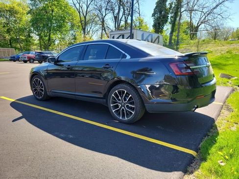 Used 2018 Ford Taurus SHO AWD/4WD image 4