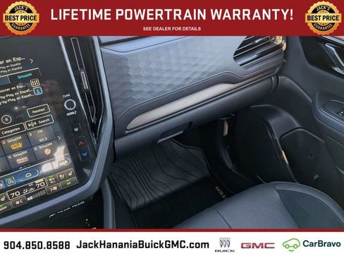 Used 2025 Subaru Forester Touring AWD/4WD image 17