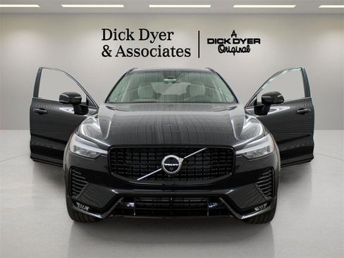 New 2025 Volvo XC60 B5 Ultra w/ Protection Package Premier image 5