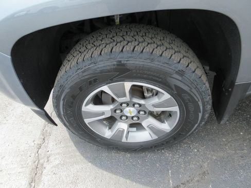 Used 2018 Chevrolet Colorado Z71 AWD/4WD image 16