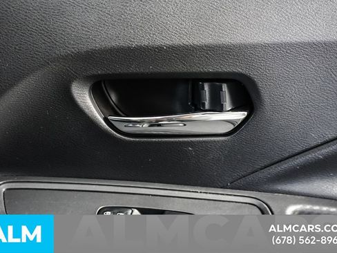 Used 2025 Nissan Versa SV FWD image 39