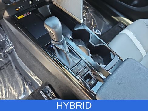 Used 2025 Toyota Camry SE FWD image 23