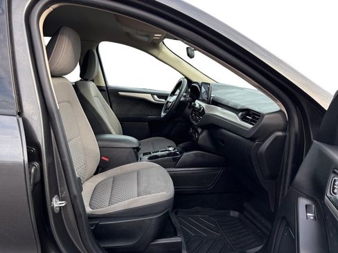 Used 2020 Ford Escape SE image 22