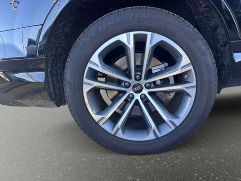 Used 2025 Audi Q7 2.0T Premium w/ Convenience Plus Package image 6