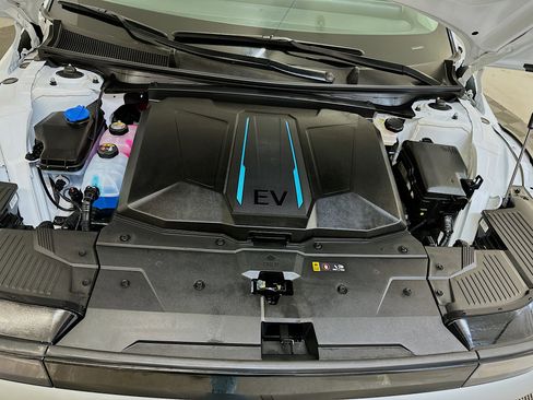 Used 2024 Hyundai Ioniq 5 SE image 34