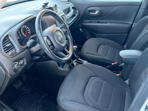 Used 2017 Jeep Renegade Altitude image 10